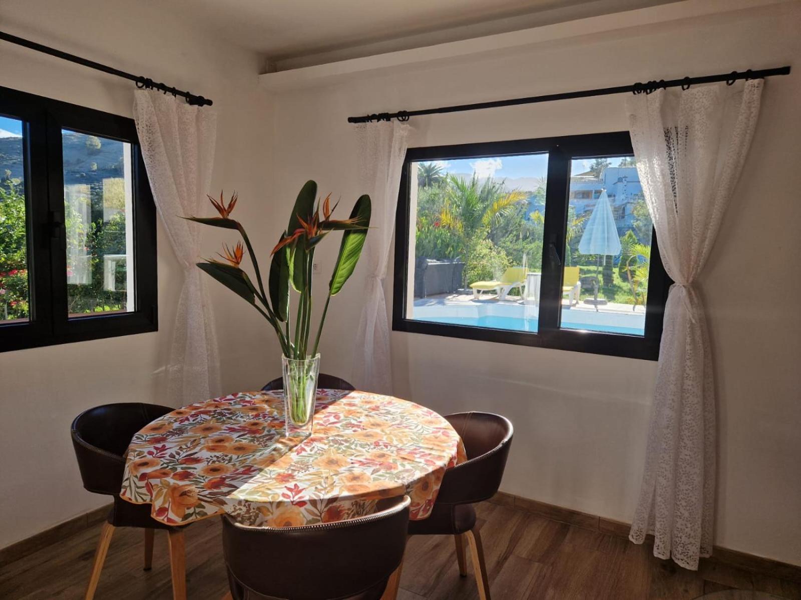 Casa Con Piscina, High-Speed Wi-Fi Y Vistas Villa Santa Brigida  Luaran gambar